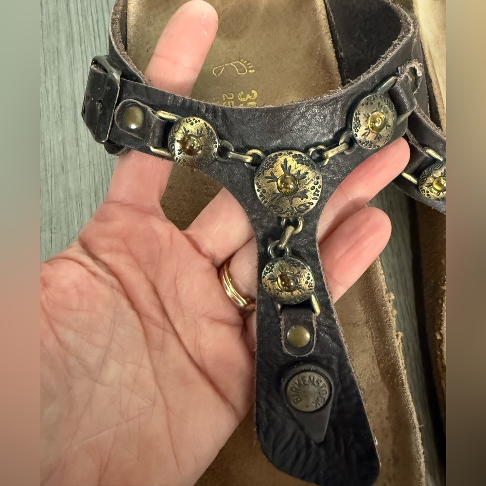 Birkenstock Gizeh Brown Leather Thong Sandals Brass/Gold Accents - Rare Find! - Picture 2 of 16